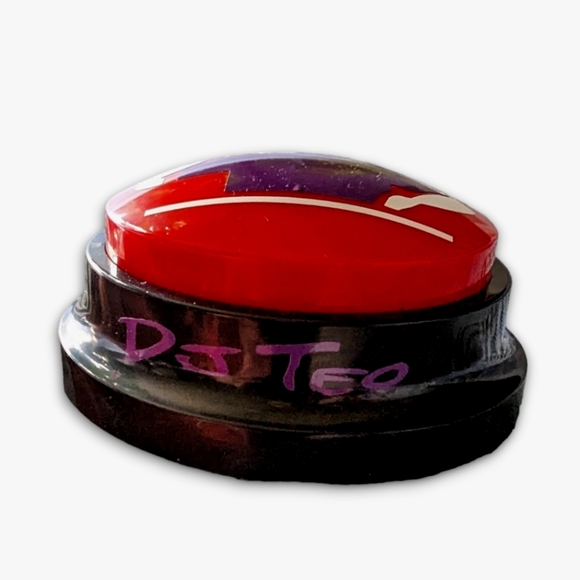 🎧DJ TEO OFFICIAL BUTTON 🥳 - Picture 2 of 2
